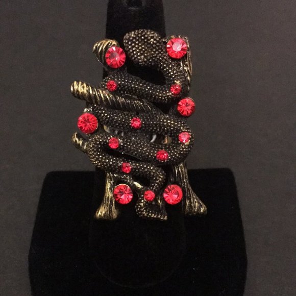 Unique Snake Ring - Picture 1 of 8